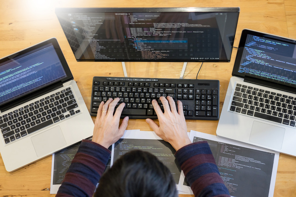 办公室软件开发者的技术沉思与创新实践